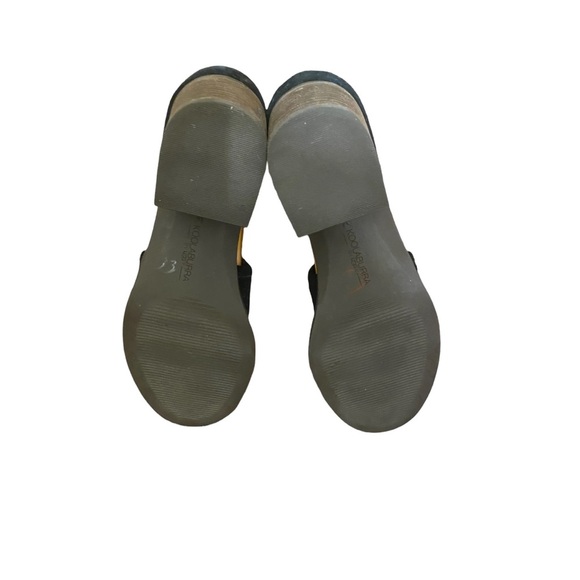 Kookaburra by Ugg shoes - Picture 3 of 5